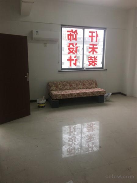 出售新北區太湖路辦公室（新區法院南門對面）